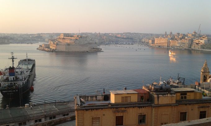 Grand Habour, Valletta. Udsigt fra British Hotel i morgengryet. Ét af de smukkeste vue vi har oplevet fra en hotelterrasse.