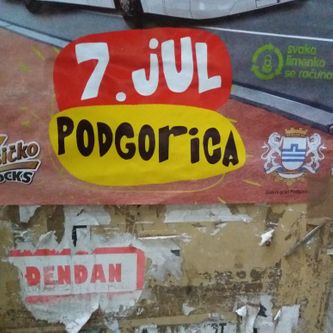 Udsnit af plakat på cafégaden Bokeska. Der er klub- og cappuccinostemning på en stor del af gaden.