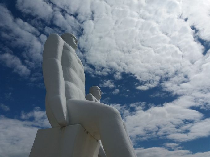 Mennesket ved Havet.
Svend Wiig Hansens skulpturer fra 1995 i Esbjerg. Placeret ved Sædding Strand.